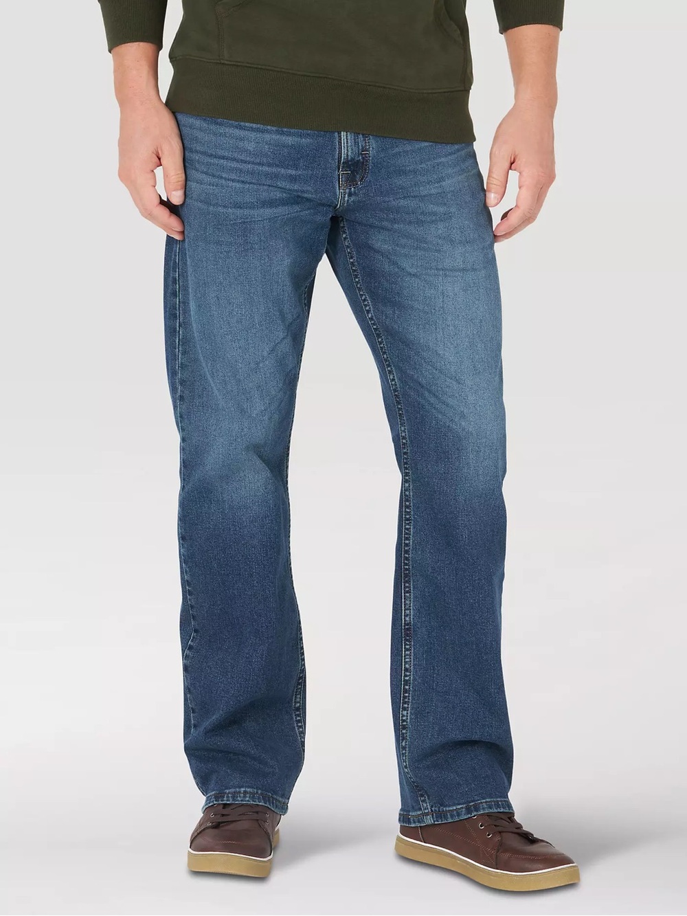 Wrangler Men's Slim Straight Jeans in Classic Wash